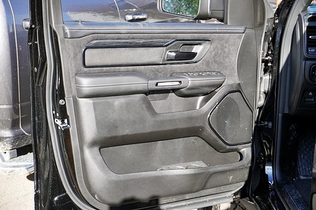 New 2026 Diamond Black Crystal Pearl-Coat Exterior Paint RAM RHO image 29