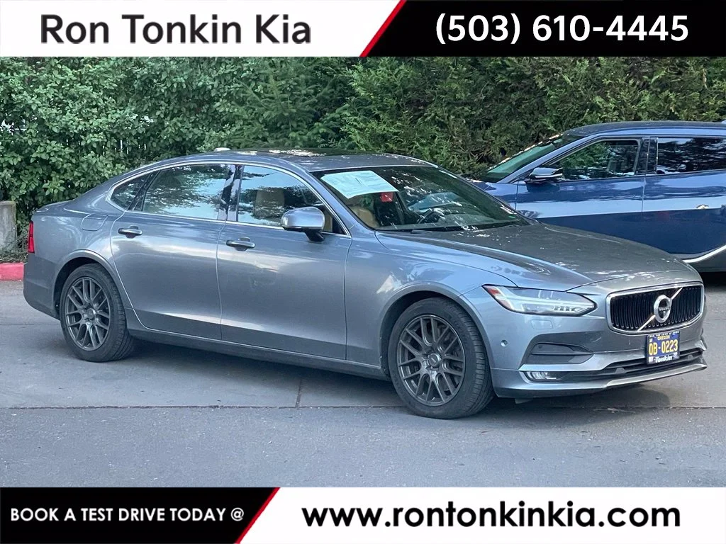 2018 Volvo S90 Momentum