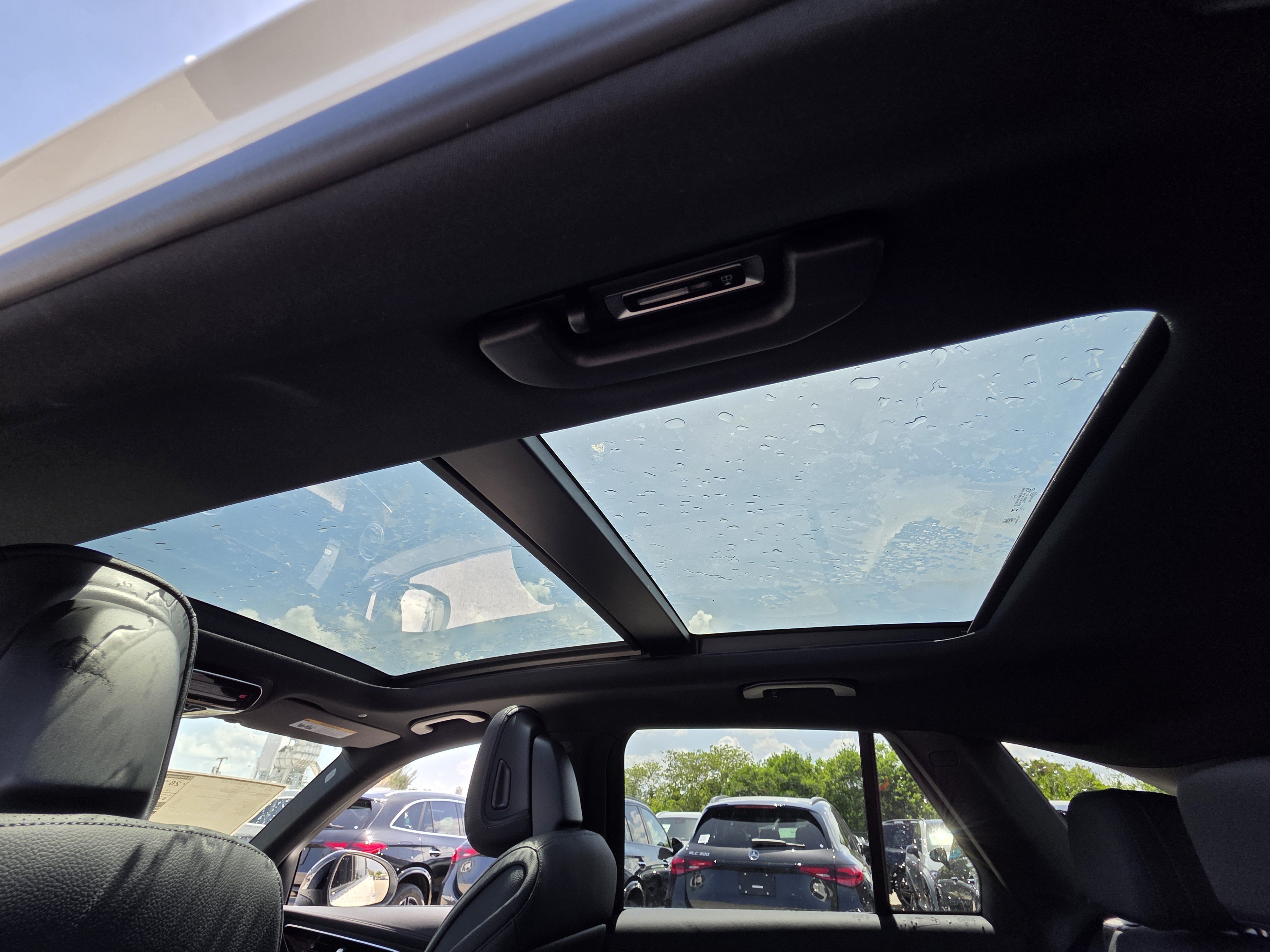 New 2026 Polar White Mercedes-Benz GLC 300 image 39