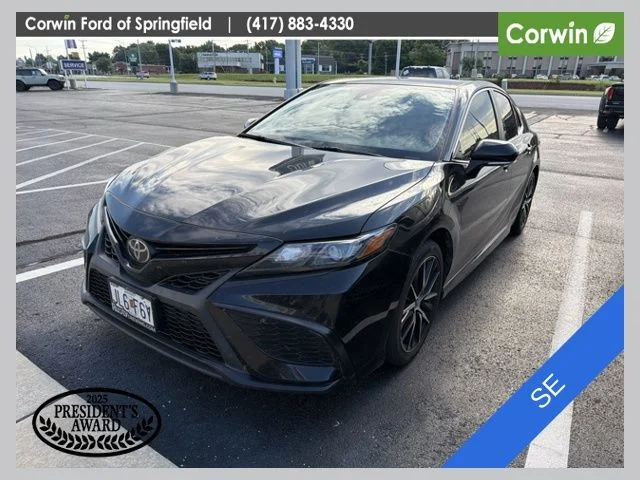 Used 2022 Midnight Black Metallic Toyota SE image 1