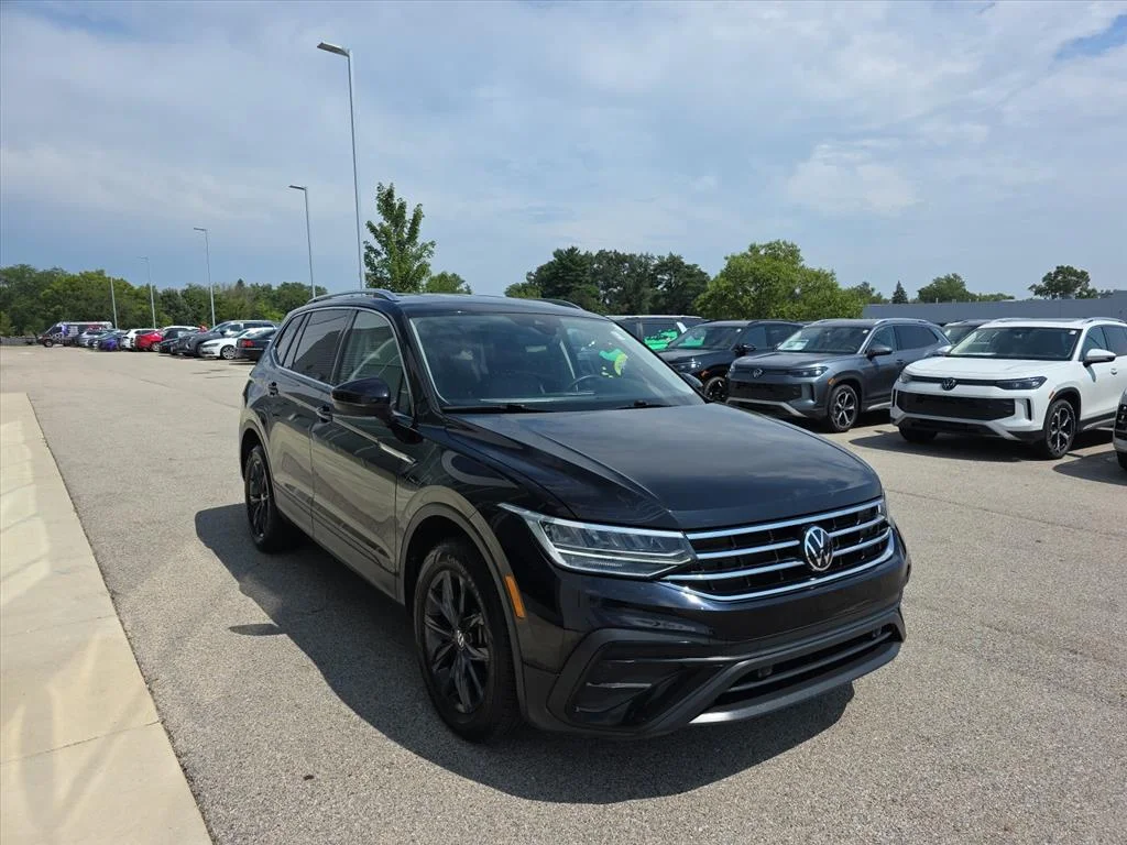 Used 2024 Black Volkswagen 2.0T SE 4MOTION image 6