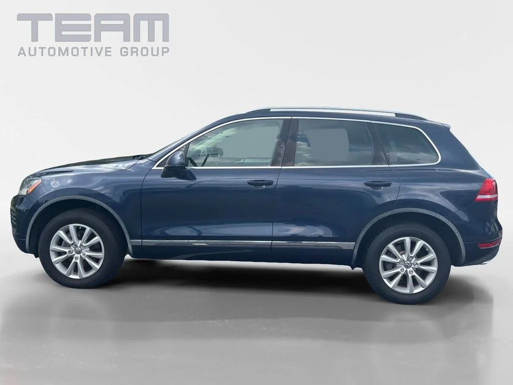 Used 2013 Black Volkswagen V6 TDI image 4