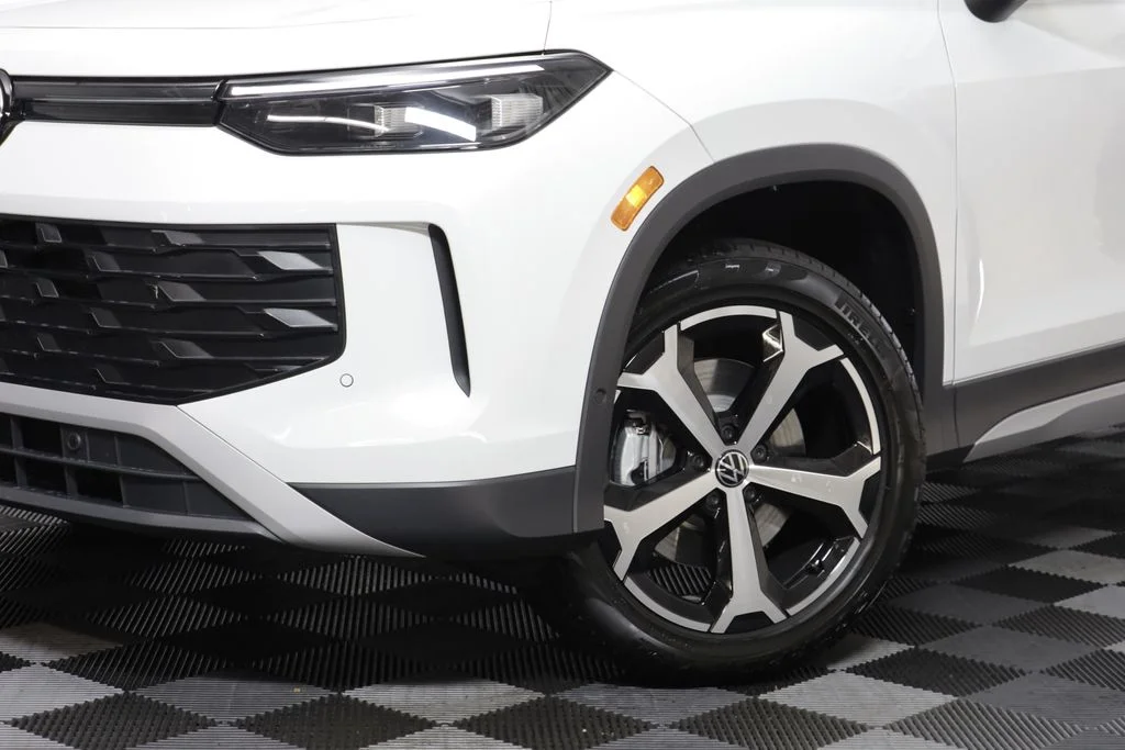 New 2026 Pure White Volkswagen 2.0T SE image 4