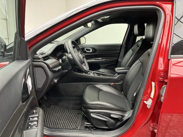 Used 2025 Red Hot Pearlcoat Jeep Trailhawk image 3