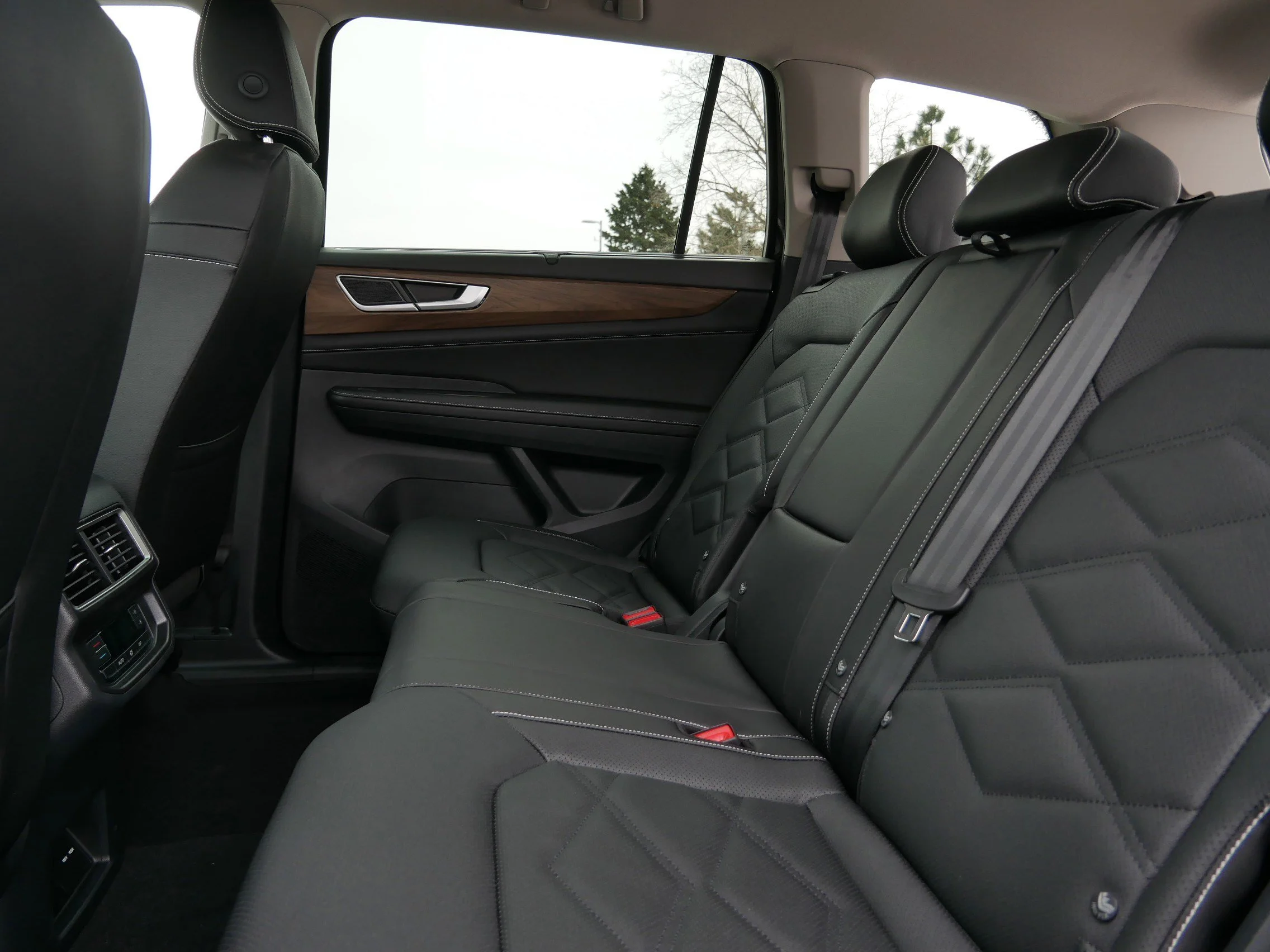 New 2026 Deep Black Pearl Volkswagen 2.0T SE w/Technology image 5