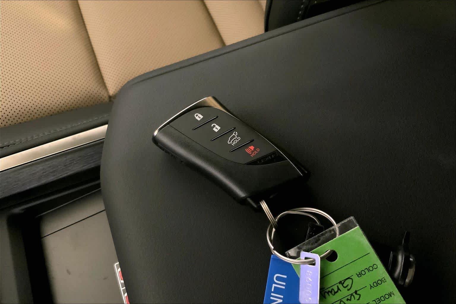 Used 2026 Atomic Silver Lexus Overtrail+ image 15