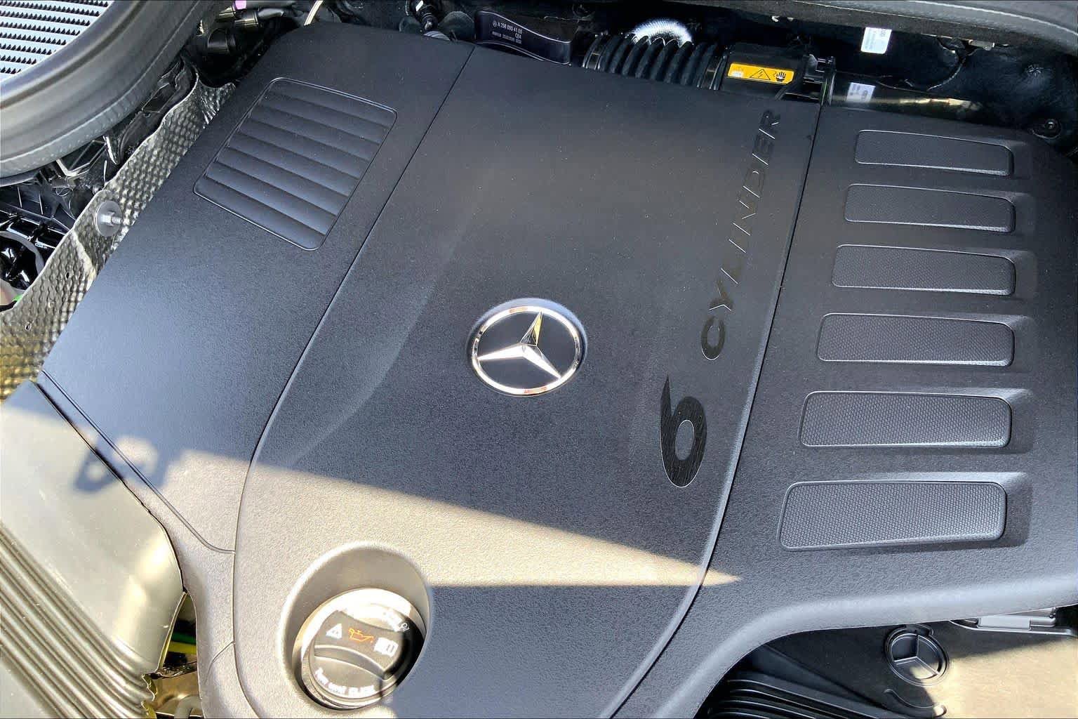 New 2026 Black Mercedes-Benz GLE 450 image 27
