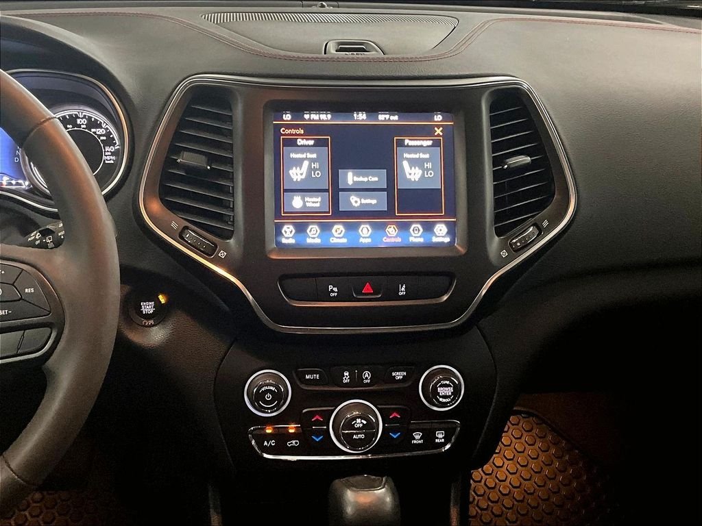 Used 2021 Billet Silver Metallic Clearcoat Jeep Trailhawk image 18