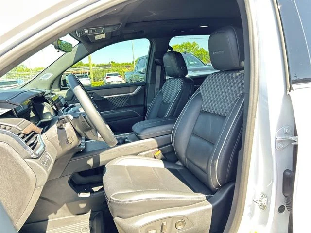 Used 2024 White GMC Denali image 36