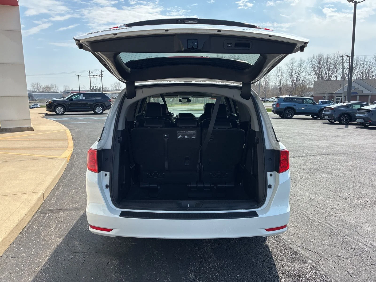 2024 Honda Odyssey EX-L - Photo 7