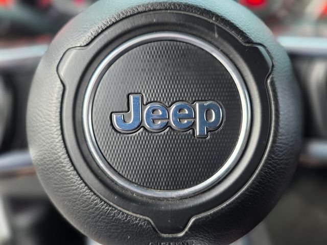 Used 2021 White Jeep Unlimited Rubicon image 25