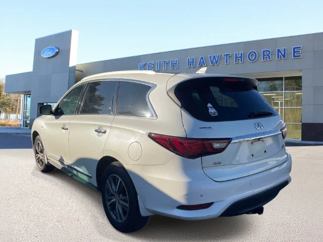Used 2019 Majestic White INFINITI LUXE image 5