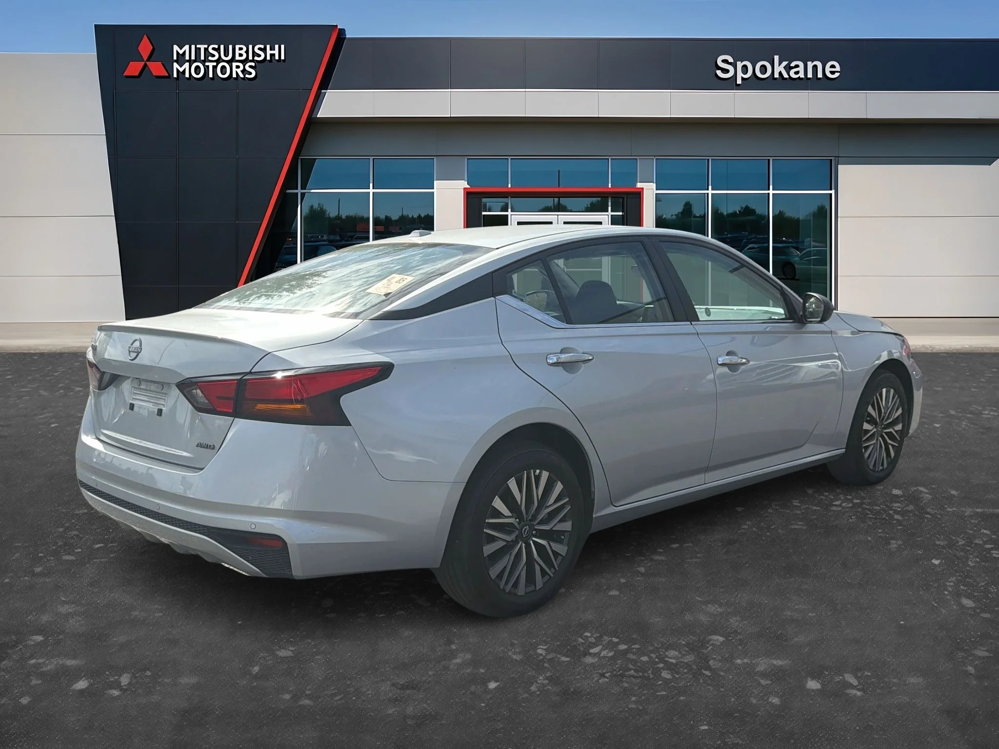 Used 2025 Brilliant Silver Metallic Nissan SV image 7