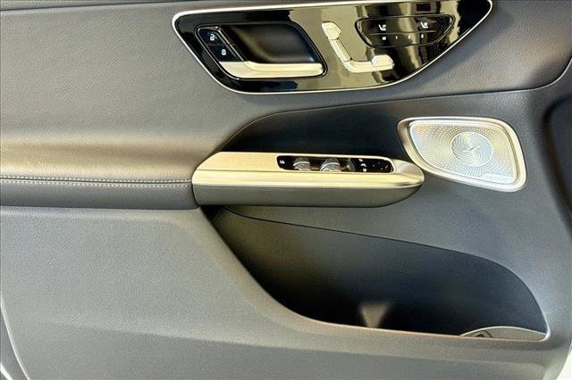 New 2026 Polar White Mercedes-Benz GLC 300 image 46