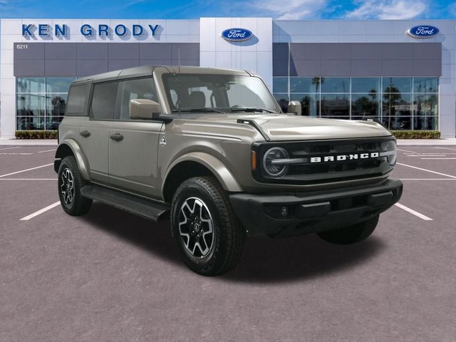 2026 Ford Bronco Outer Banks