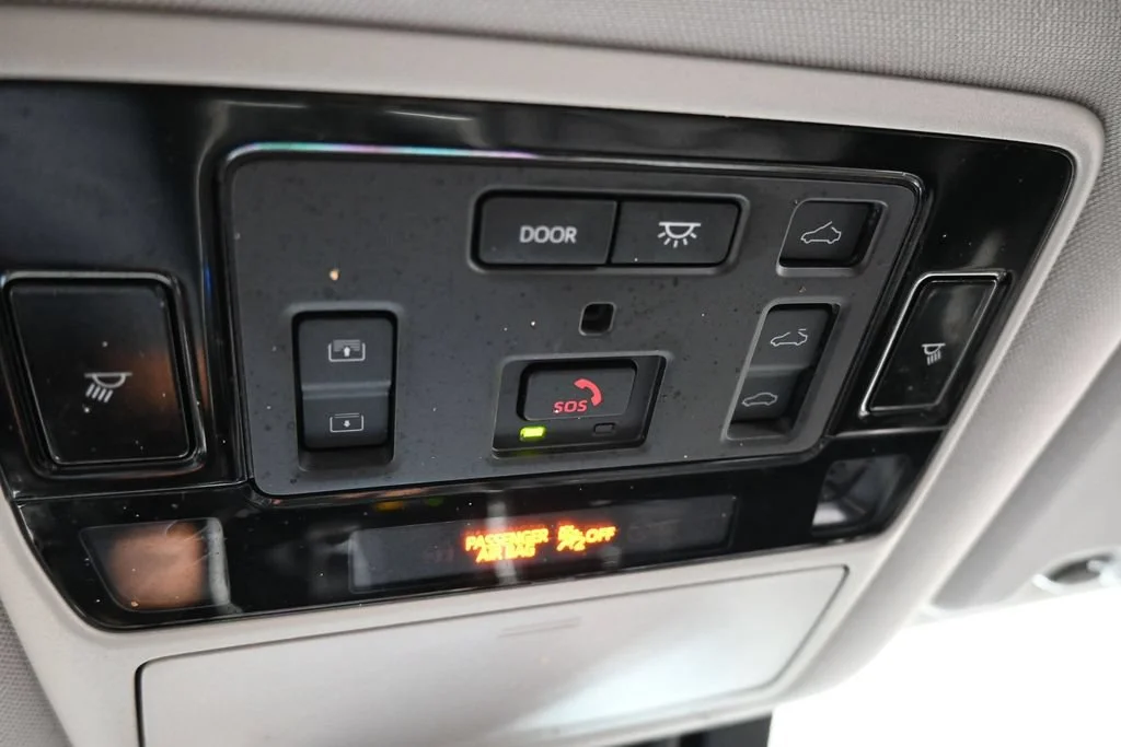 Used 2025 Cloud Toyota Limited image 33