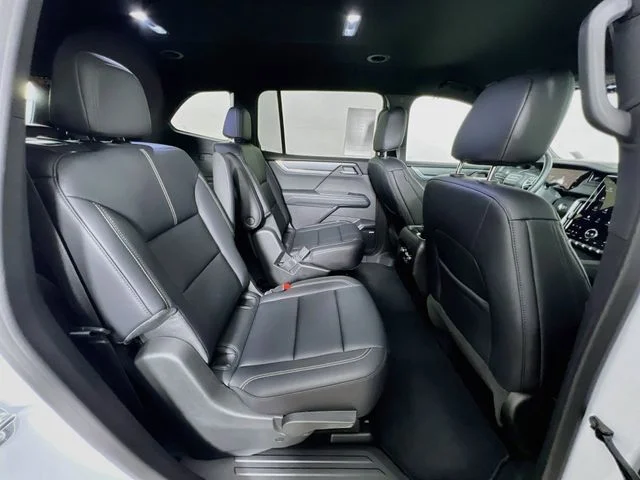 Used 2026 White GMC Elevation image 43