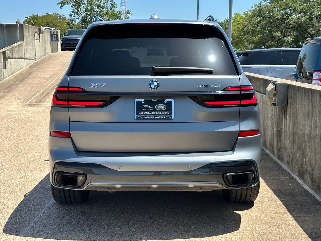 Used 2024 Gray Metallic BMW xDrive40i image 8