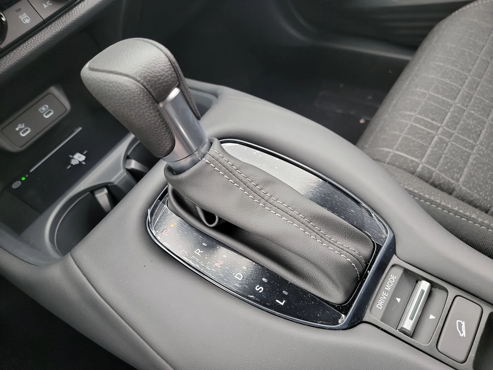 New 2027 Platinum White Pearl Honda LX image 21