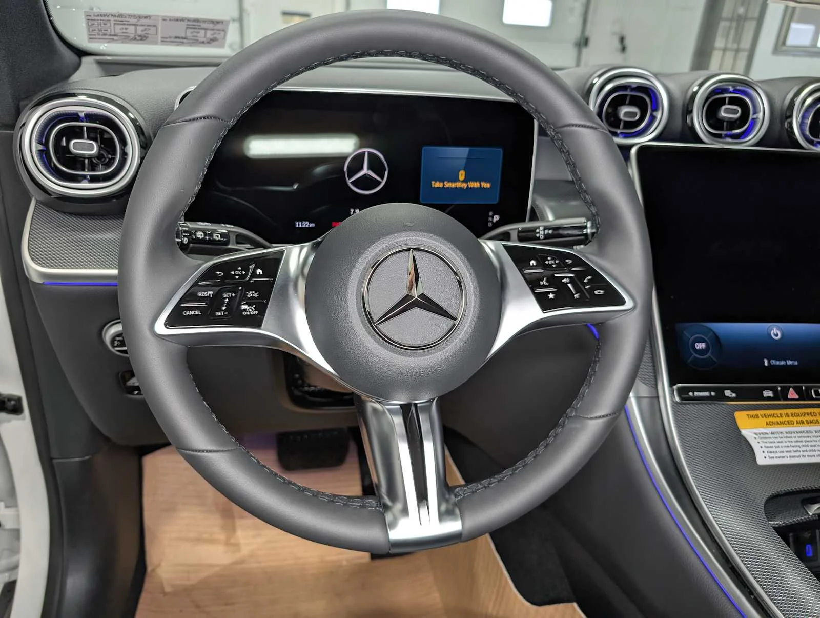 Used 2026 Polar White Mercedes-Benz GLC 300 image 33