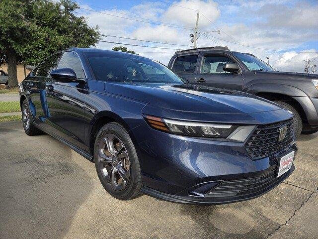 Used 2024 Canyon River Blue Metallic Honda EX image 4