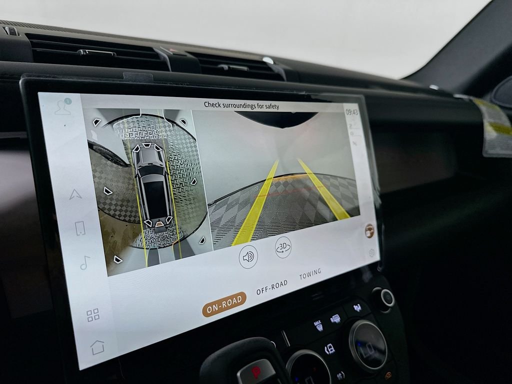 New 2026 Fuji White Land Rover X-Dynamic SE image 19