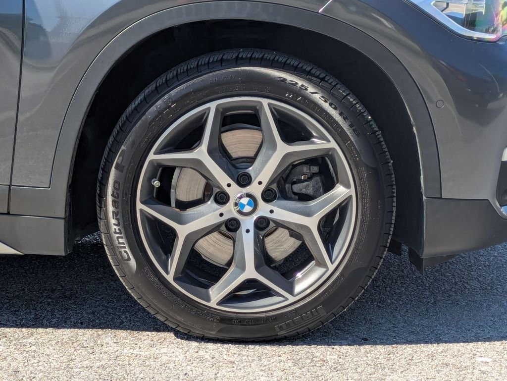 Used 2018 Gray BMW xDrive28i image 9
