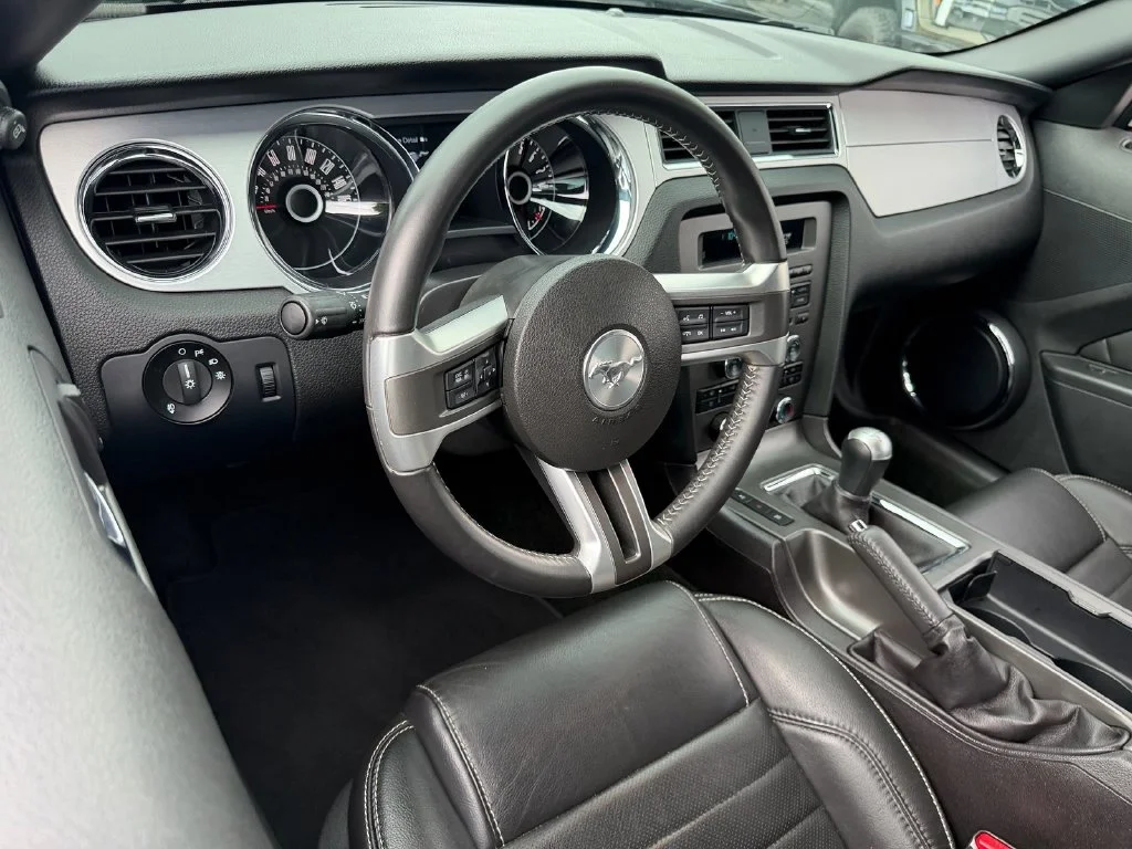 Used 2014 Black Ford GT Premium image 12