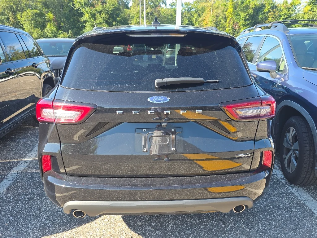 Used 2023 Agate Black Ford ST-Line Select image 4