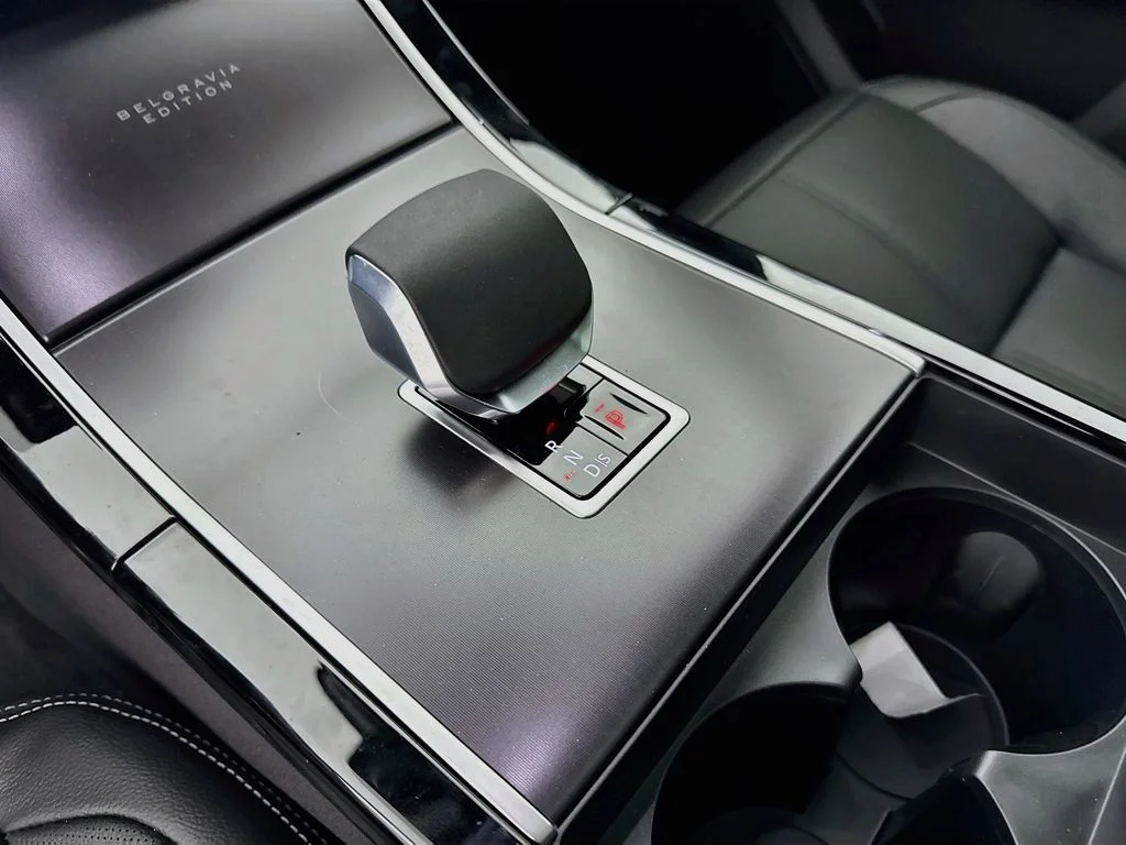 New 2026 Santorini Black Land Rover Belgravia Edition image 17