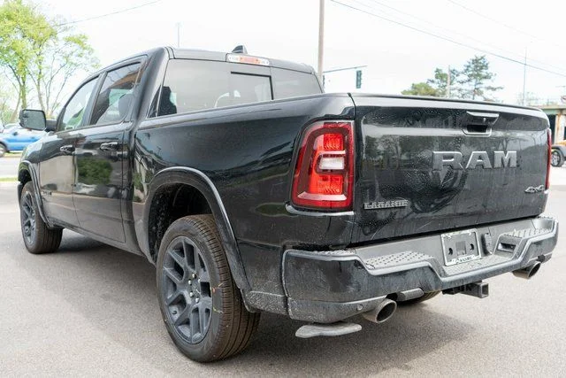 New 2026 Diamond Black Crystal Pearl-Coat Exterior Paint RAM Laramie image 7