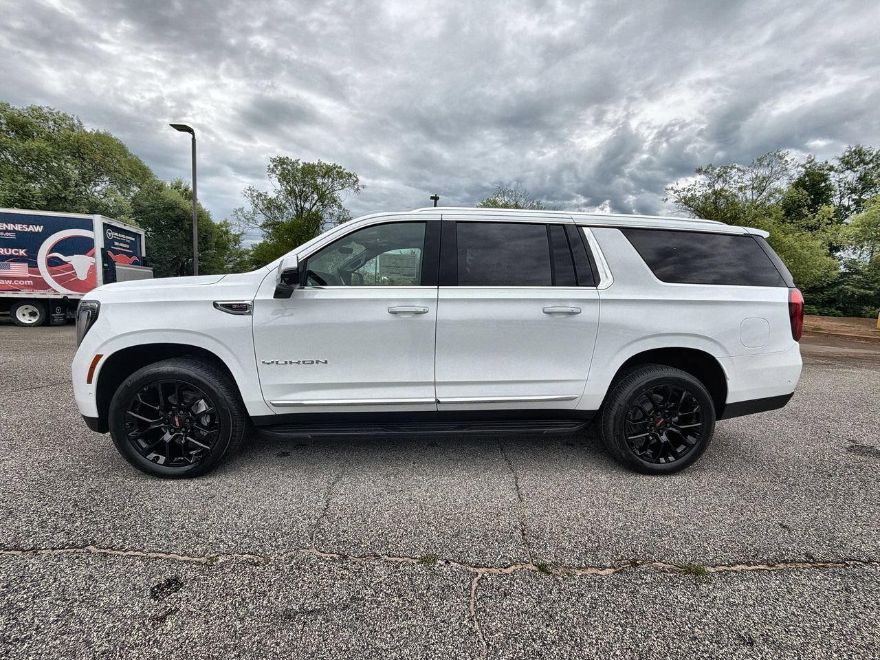 New 2026 Summit White GMC Elevation image 5