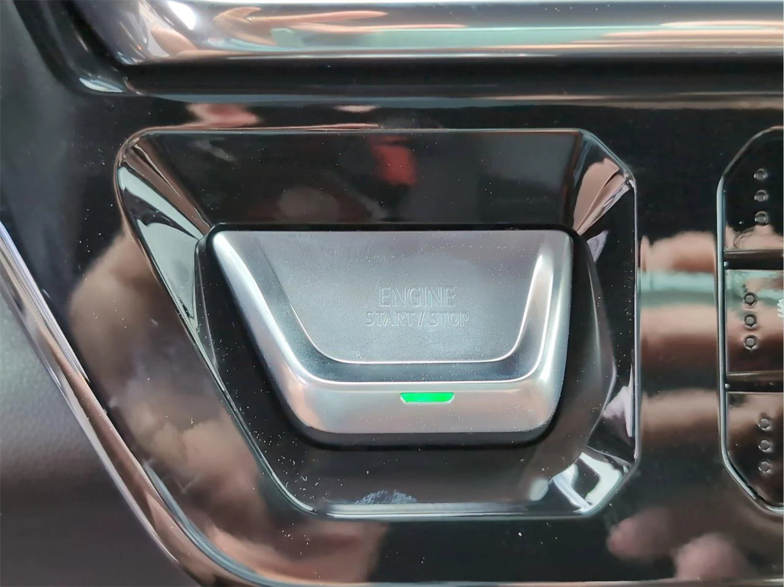 New 2026 Glacier White Tricoat GMC Denali Ultimate image 14