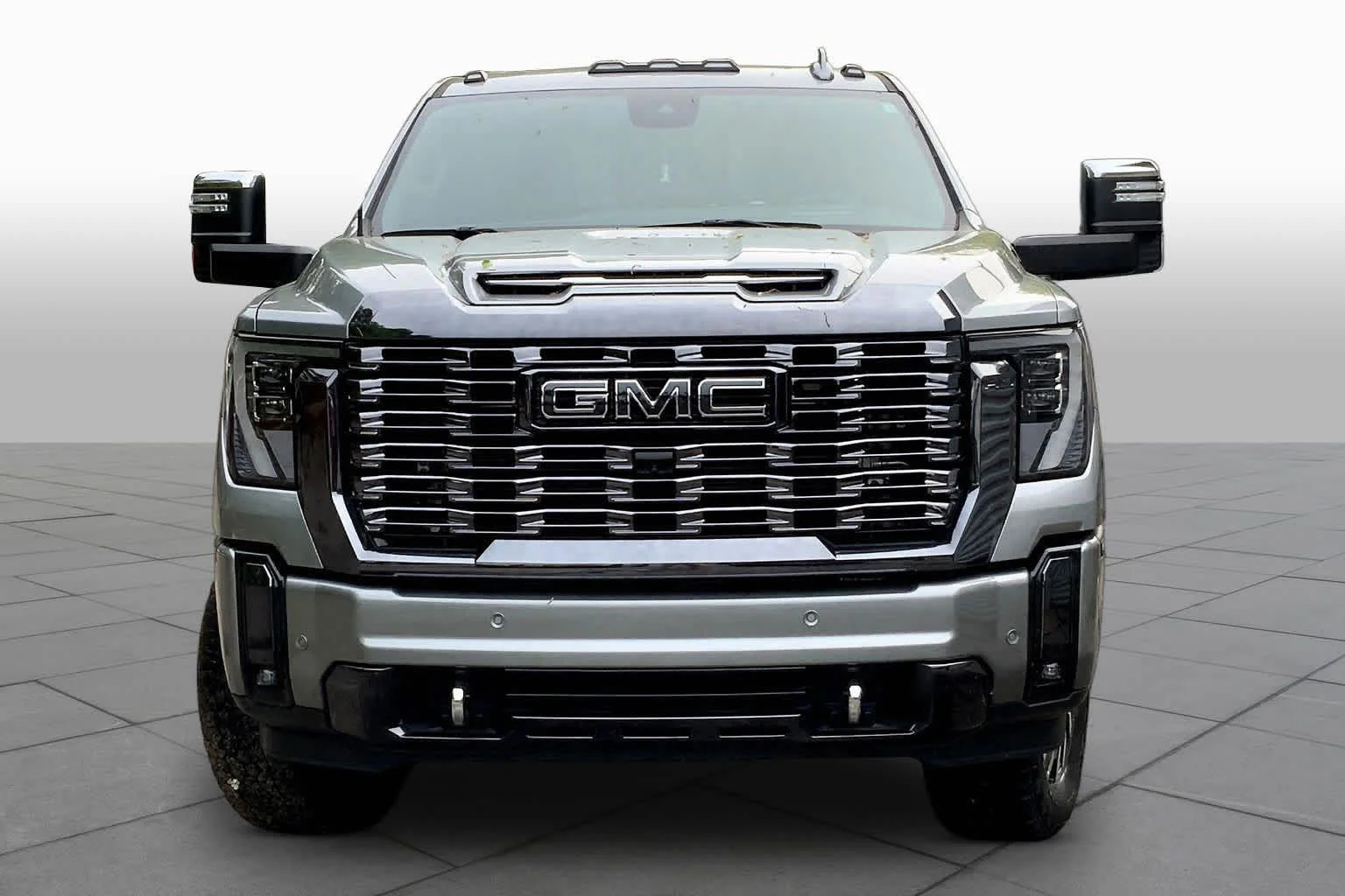 Used 2024 Sterling Metallic GMC Denali Ultimate image 5