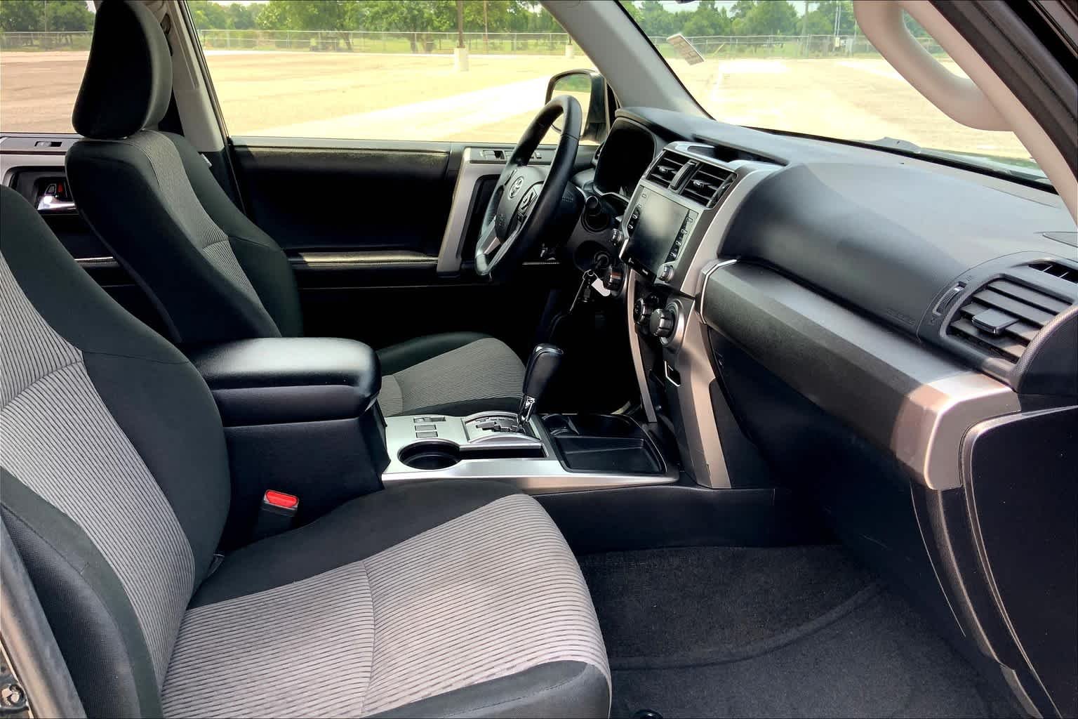 Used 2021 Midnight Black Metallic Toyota SR5 image 9