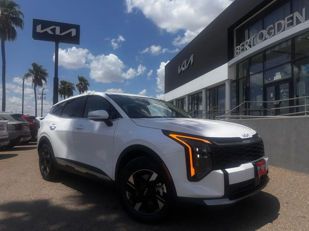 New 2026 White Kia LX image 1