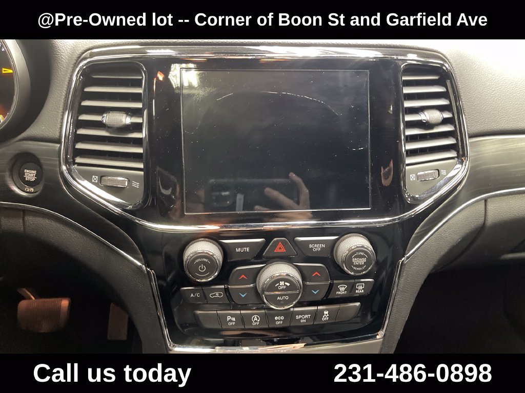 Used 2019 Silver Jeep Limited image 19