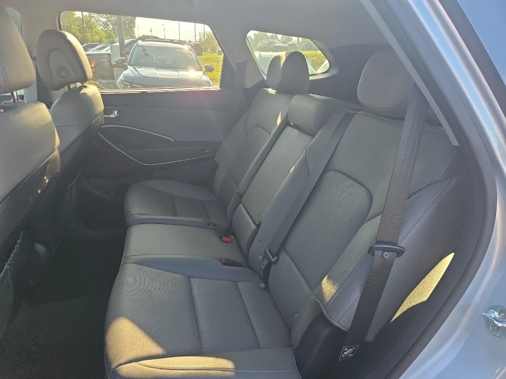 Used 2019 Circuit Silver Hyundai SE image 11