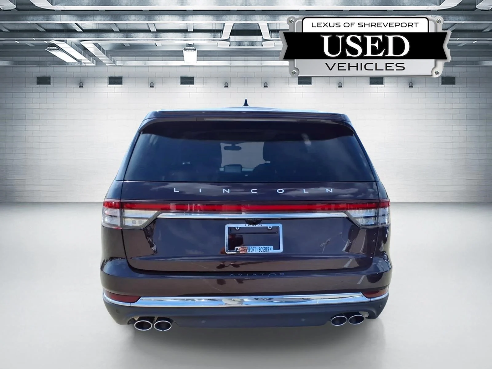 Used 2023 Diamond Red Lincoln Reserve image 3