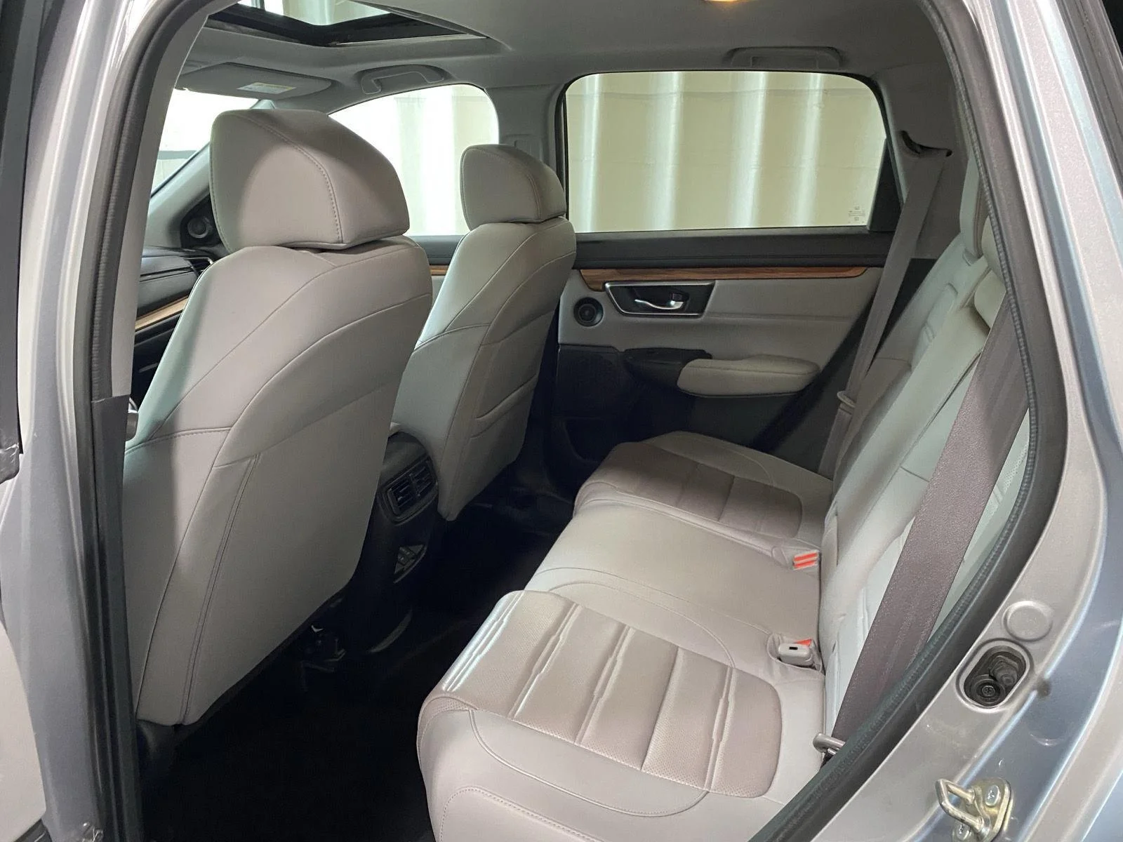 Used 2019 Lunar Silver Metallic Honda EX-L image 15