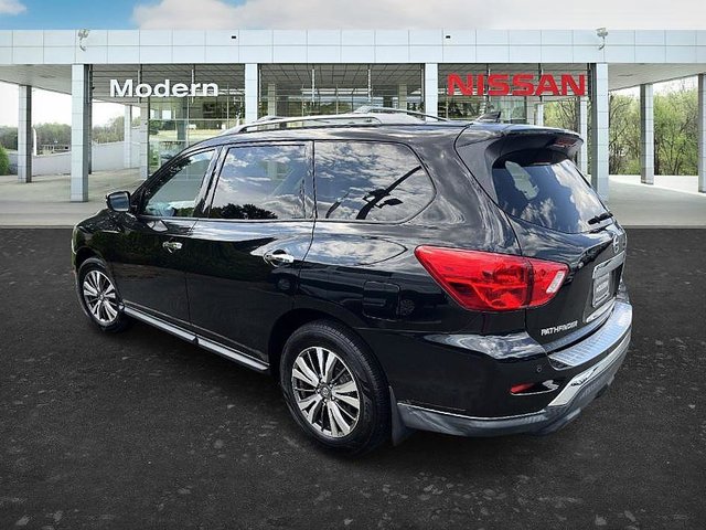 2019 Nissan Pathfinder SV