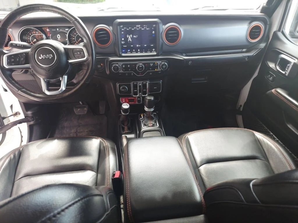Used 2023 White Jeep Mojave image 18