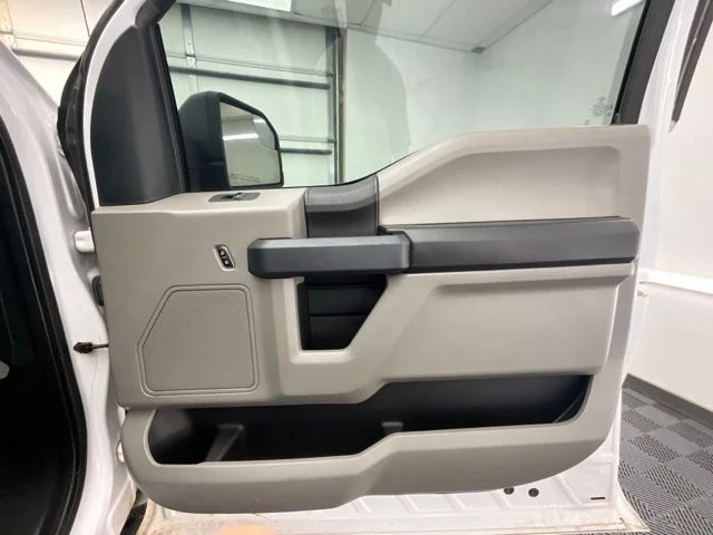 Used 2019 White Ford XL image 15