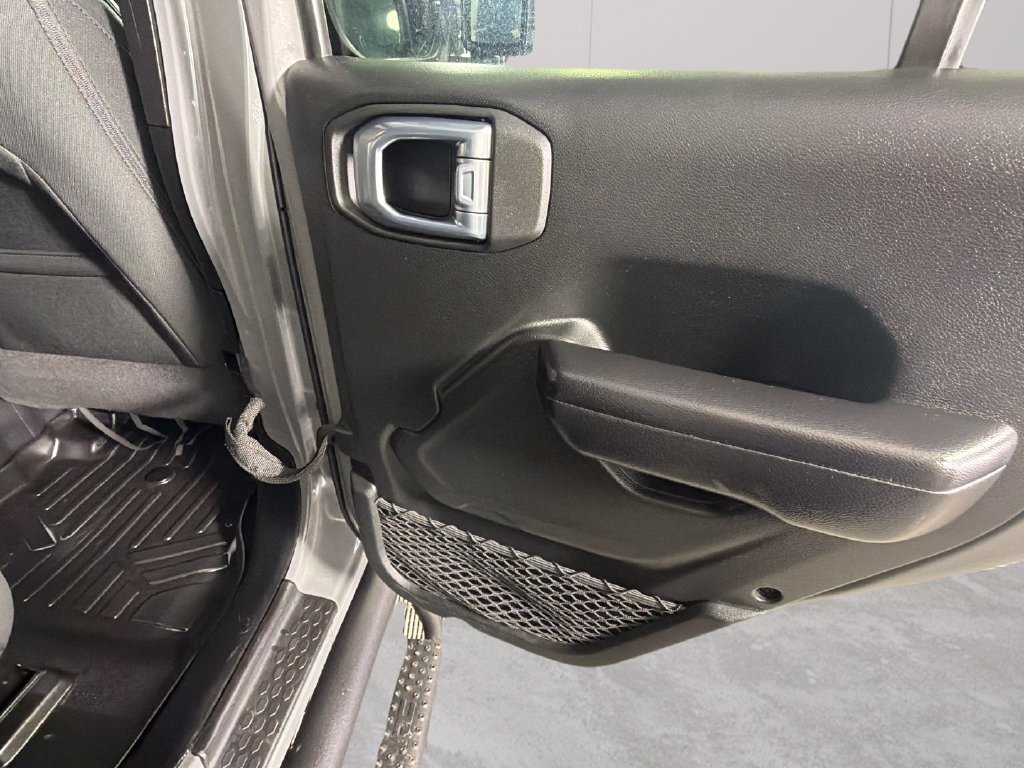 Used 2021 Gray Jeep Sport Altitude 4x4 image 33