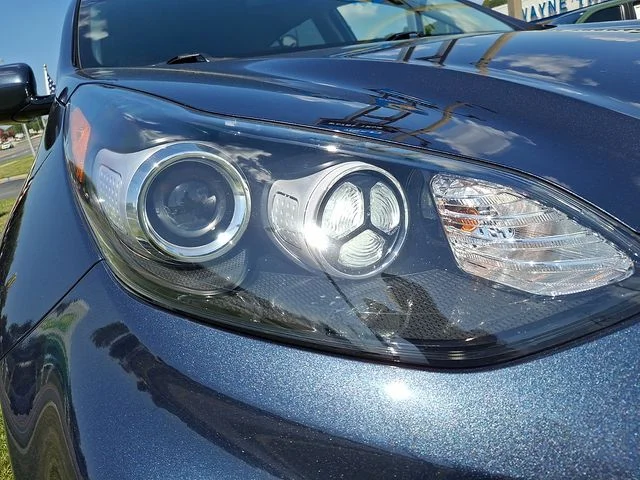 Used 2020 Blue Kia EX image 9