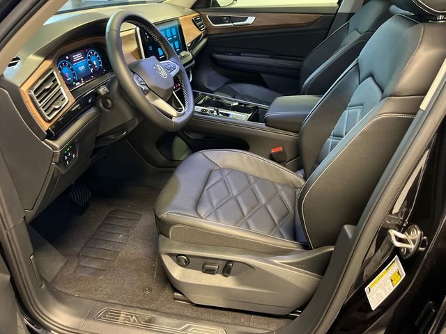 New 2026 Black Volkswagen 2.0T SE w/Technology image 6