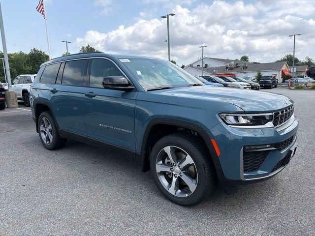 Gray (Steel Blue Exterior Paint) 2026 Jeep Grand Cherokee L SUV / Crossover Four-Wheel Drive 