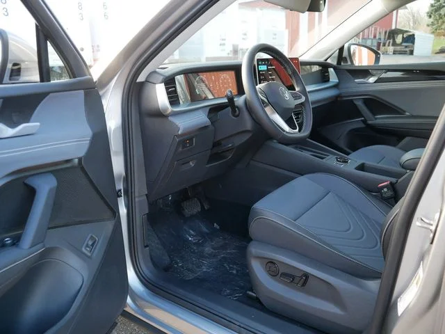 New 2026 Silver Volkswagen 2.0T SE image 7