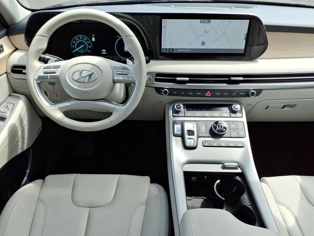 Used 2024 Black Hyundai Limited image 16