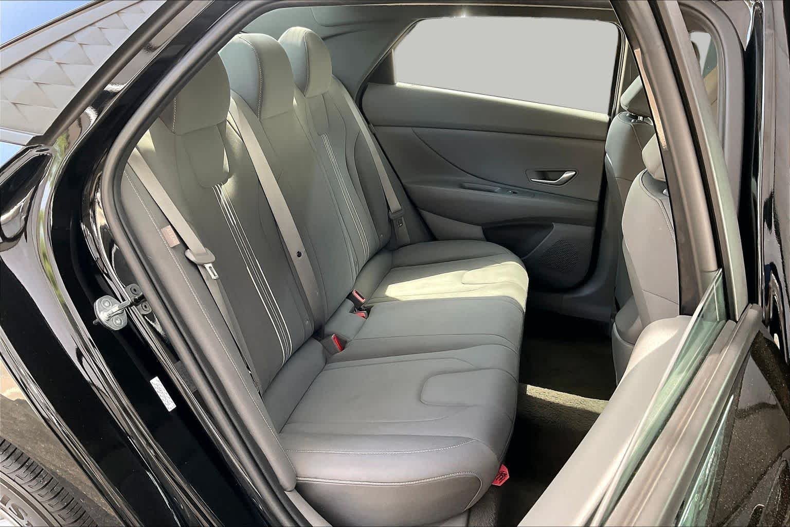 Used 2024 Abyss Black Hyundai SEL image 19
